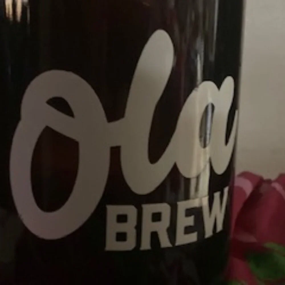 OLA BREW HAWAII KONA HILO TAP ROOMS HAWAII ISLAND 64 OZ DARK AMBER GLASS GROWLER